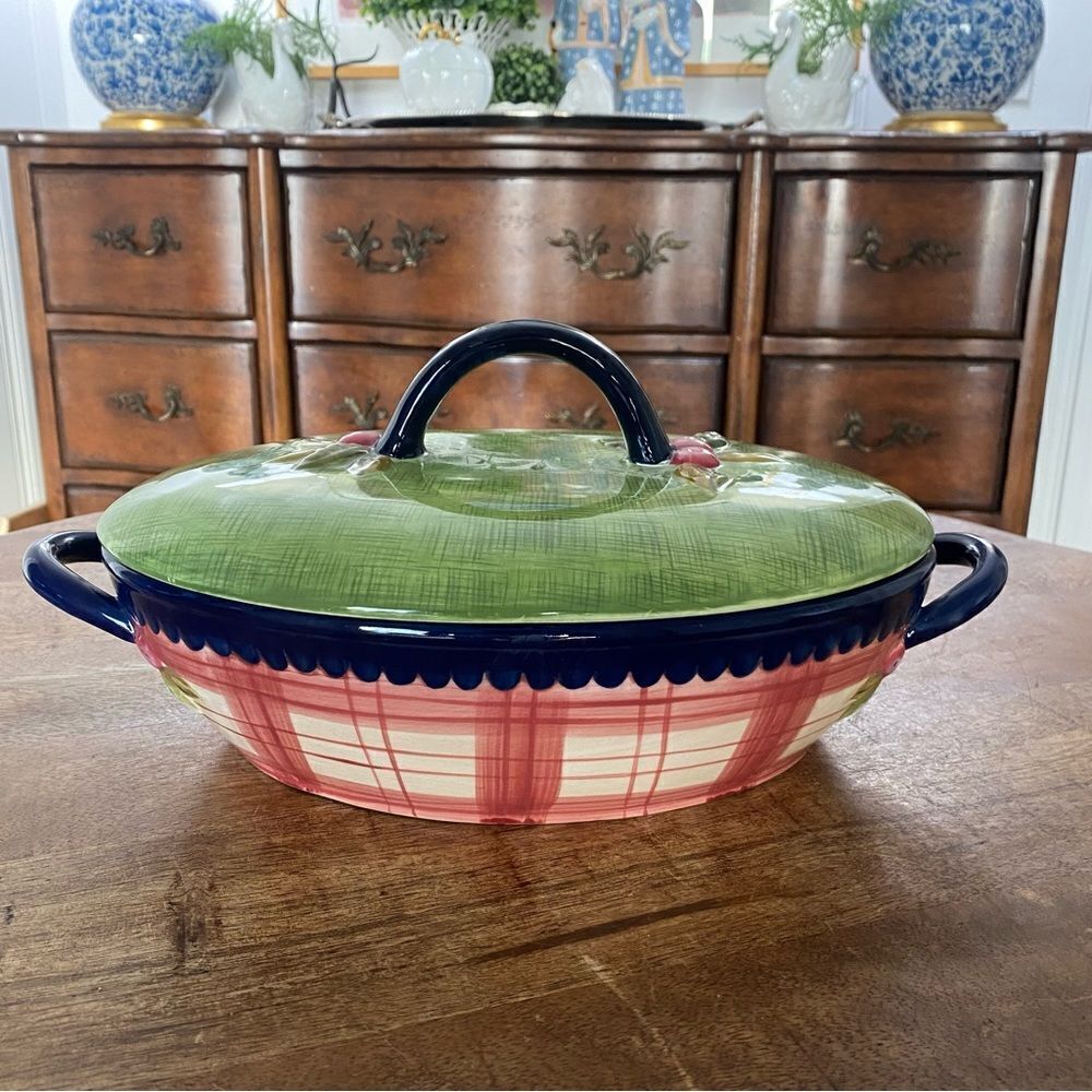 TRACY stone house farm collection covered oval casserole